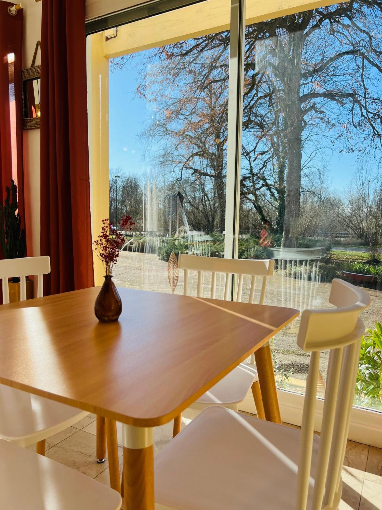 Motel Les Broussailles Mesves-sur-Loire Dış mekan fotoğraf