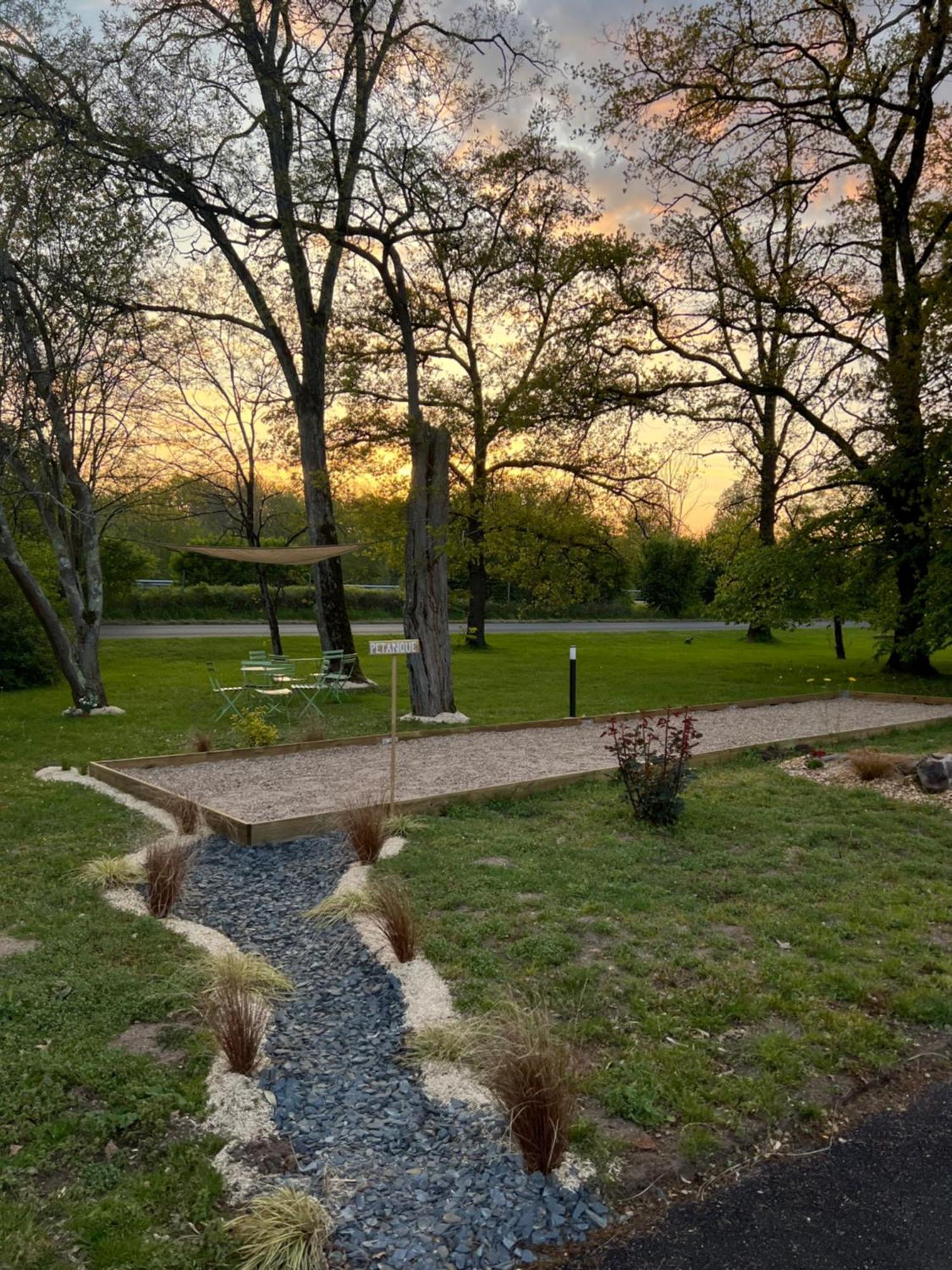 Motel Les Broussailles Mesves-sur-Loire Dış mekan fotoğraf