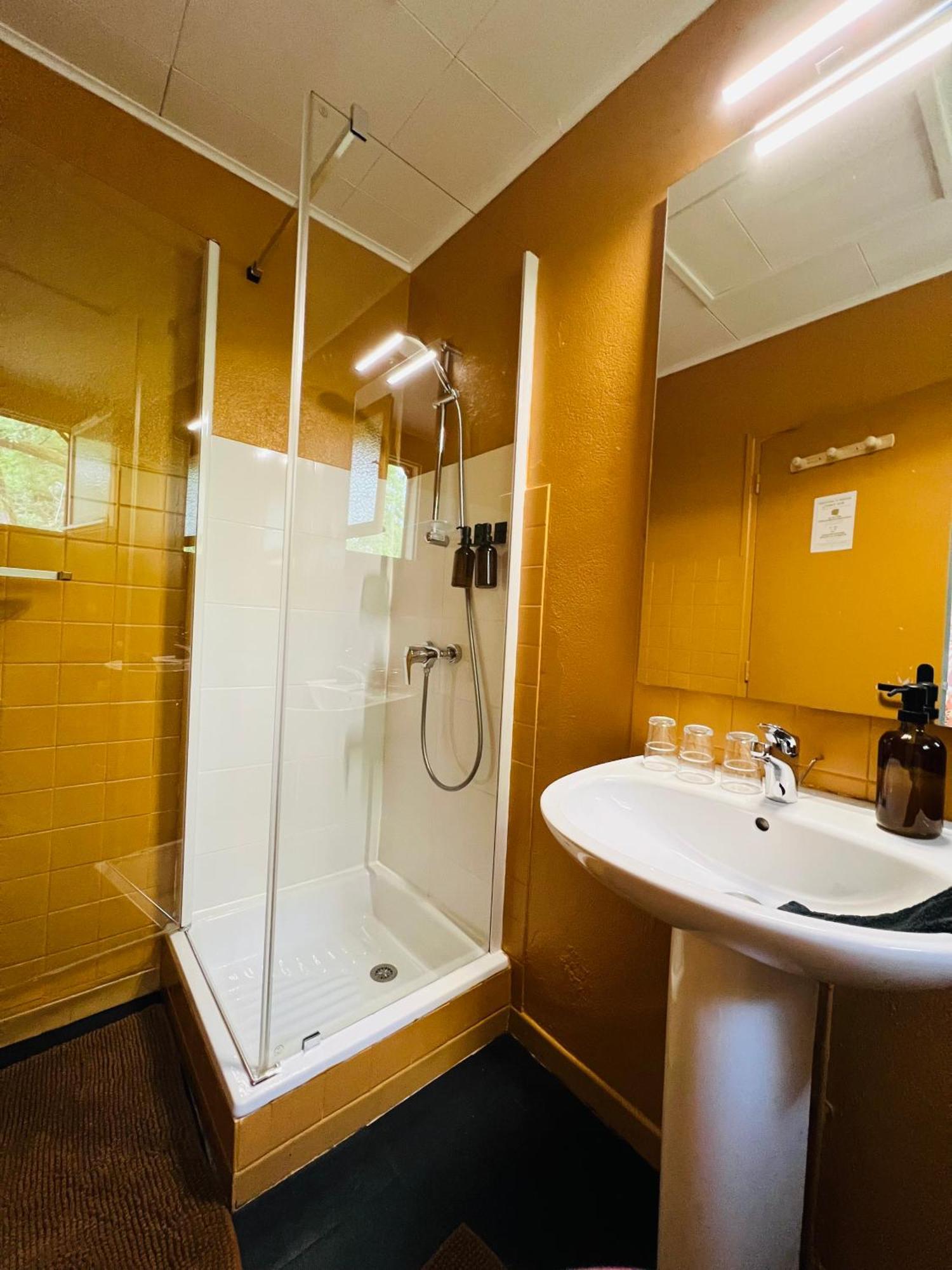 Motel Les Broussailles Mesves-sur-Loire Dış mekan fotoğraf